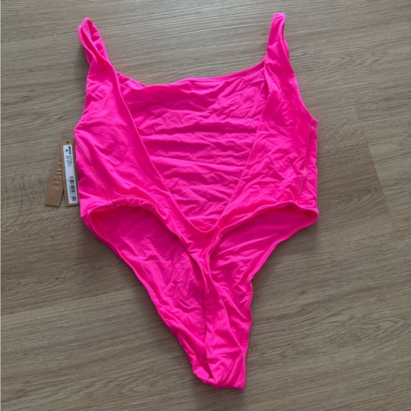 Fits Everybody High Cut Bodysuit in Neon Pink NWT - Picture 7 of 12